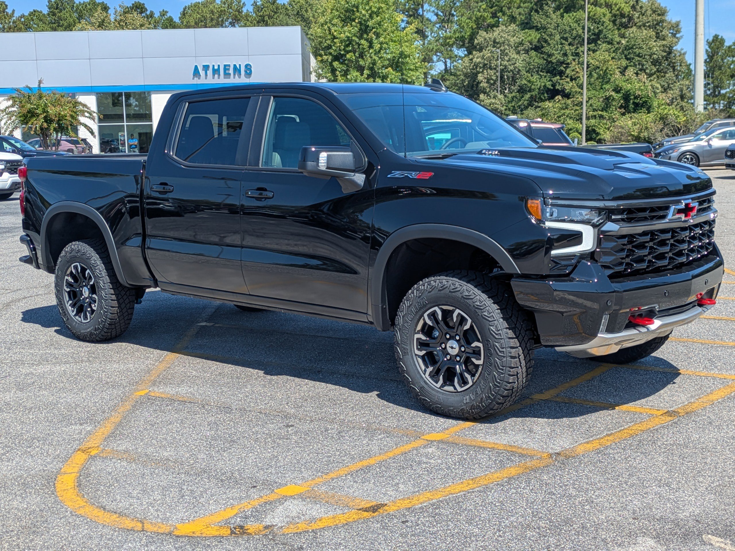 2025 Chevrolet Silverado 1500 ZR2 photo 2