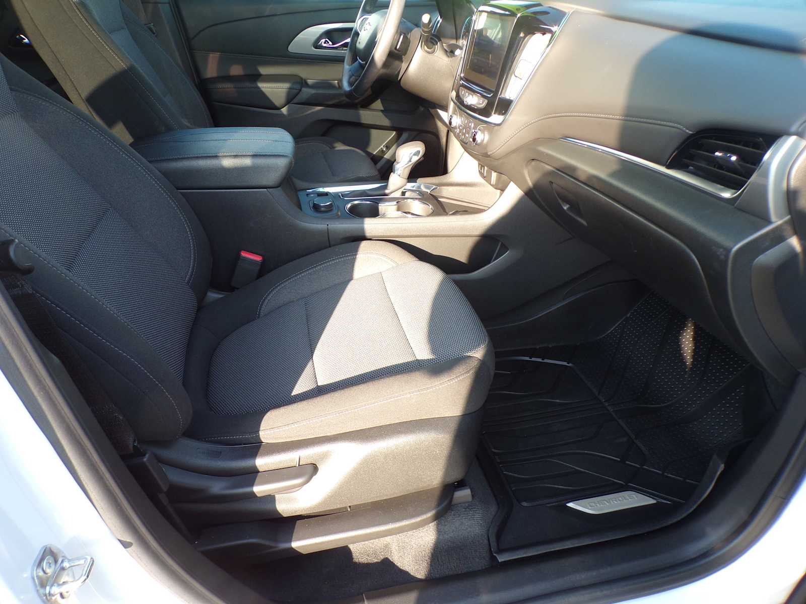 2022 Chevrolet Traverse Cloth photo 16