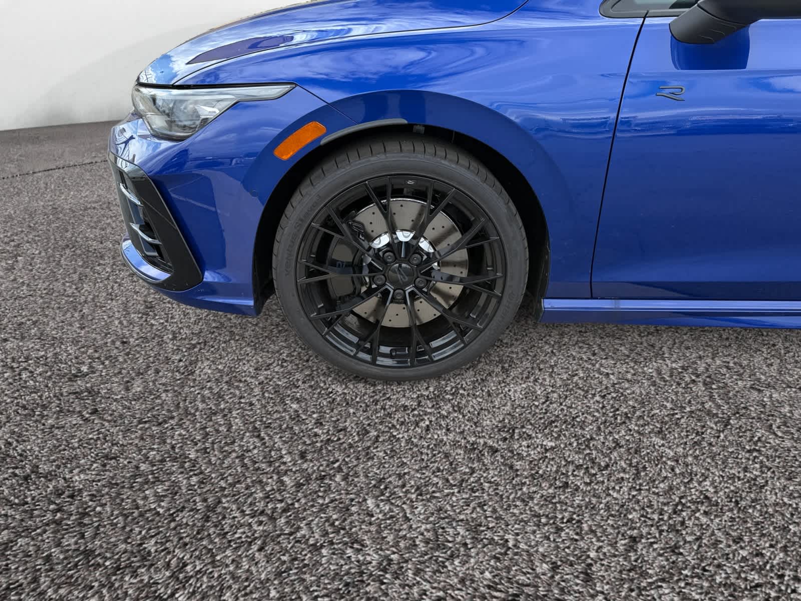 2025 Volkswagen Golf R photo 14