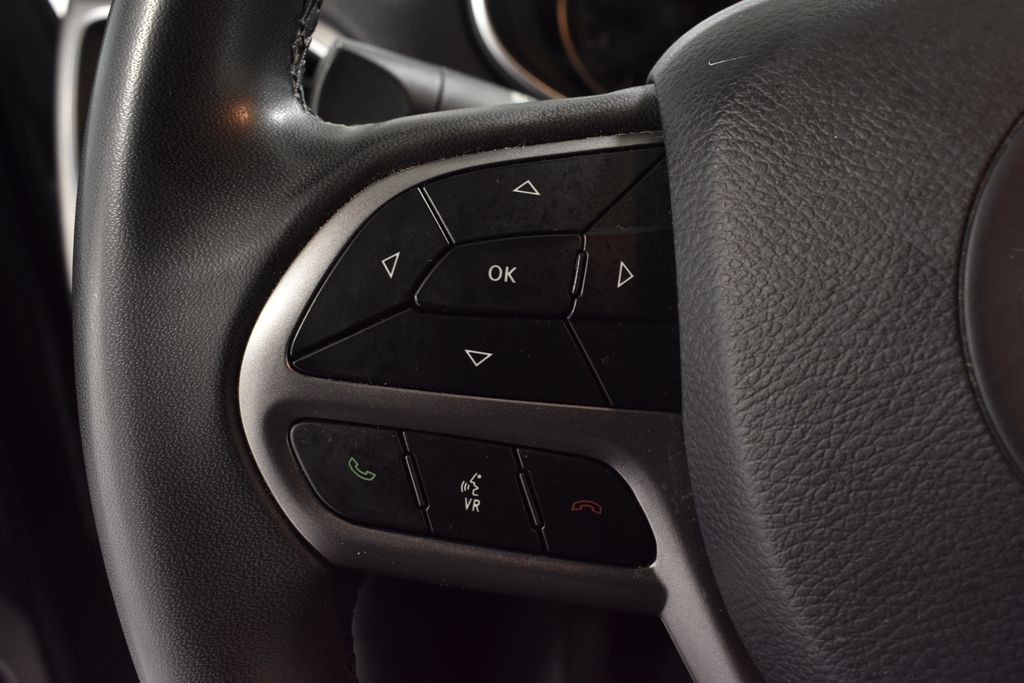 2020 Jeep Cherokee Latitude photo 18
