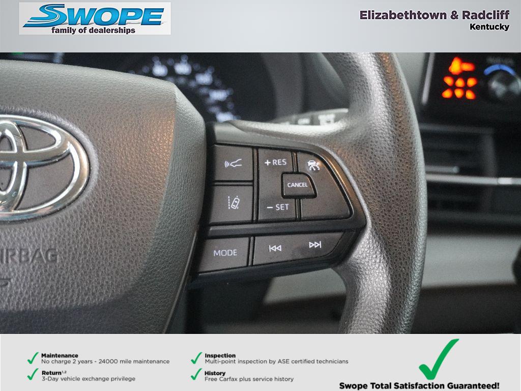 2022 Toyota Sienna LE photo 10