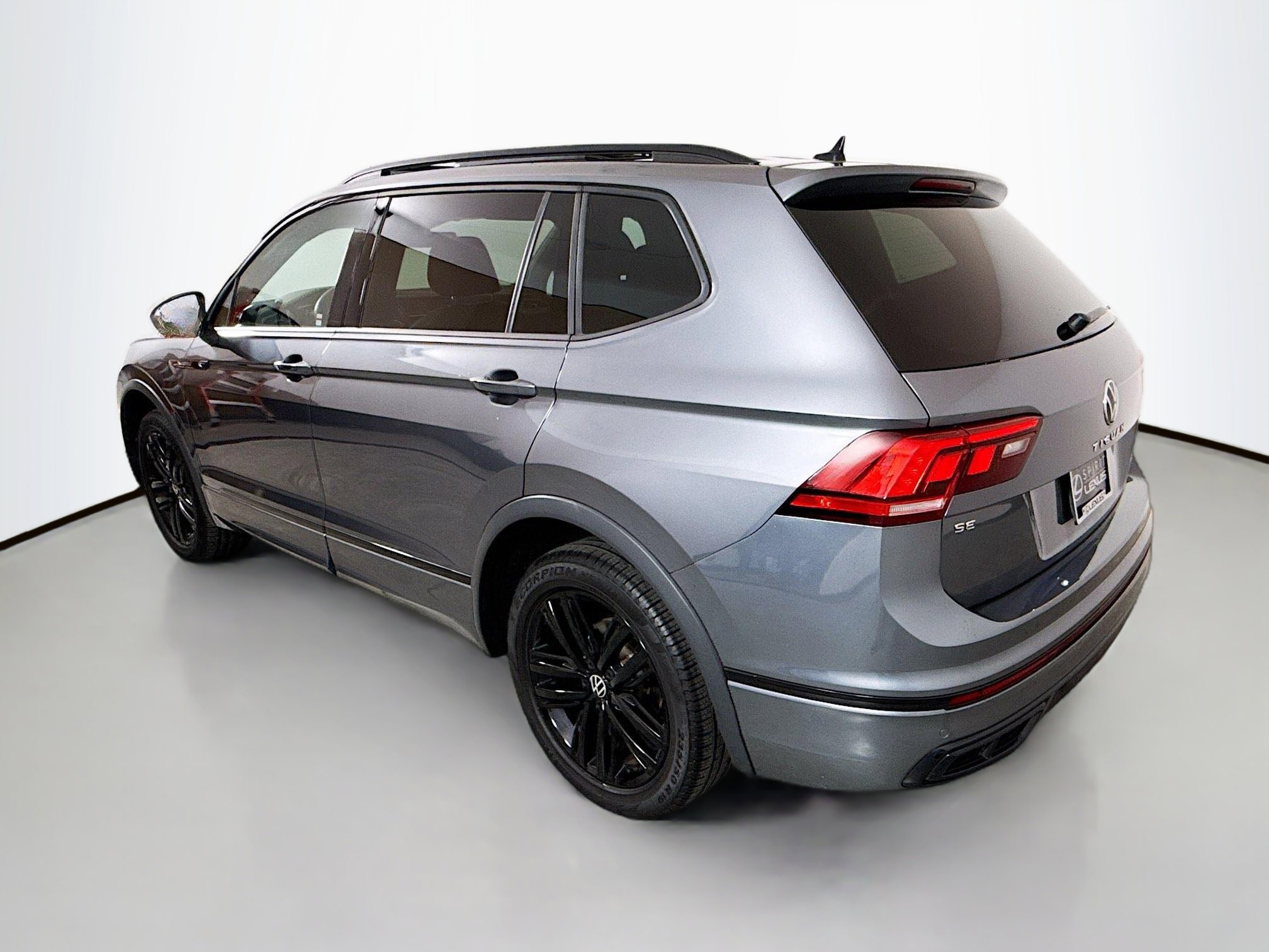 2022 Volkswagen Tiguan SE R-Line Black photo 4