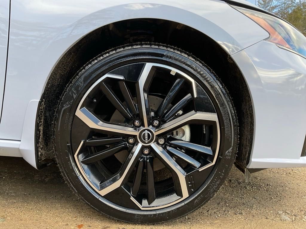 2025 Nissan Altima 2.5 SR photo 9