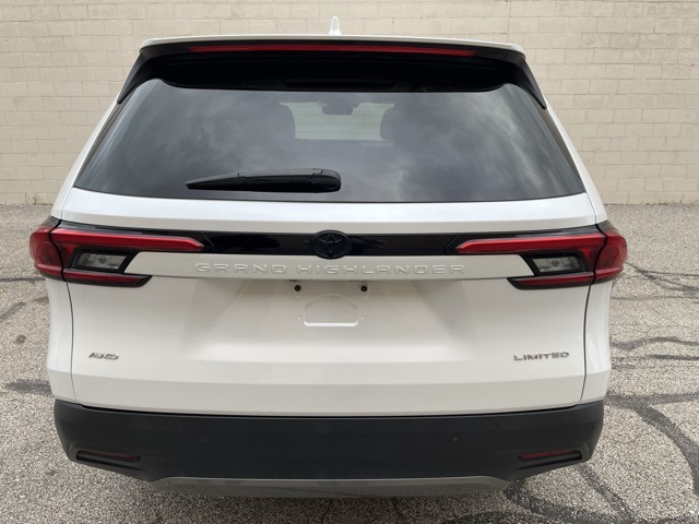 2024 Toyota Grand Highlander Limited photo 4