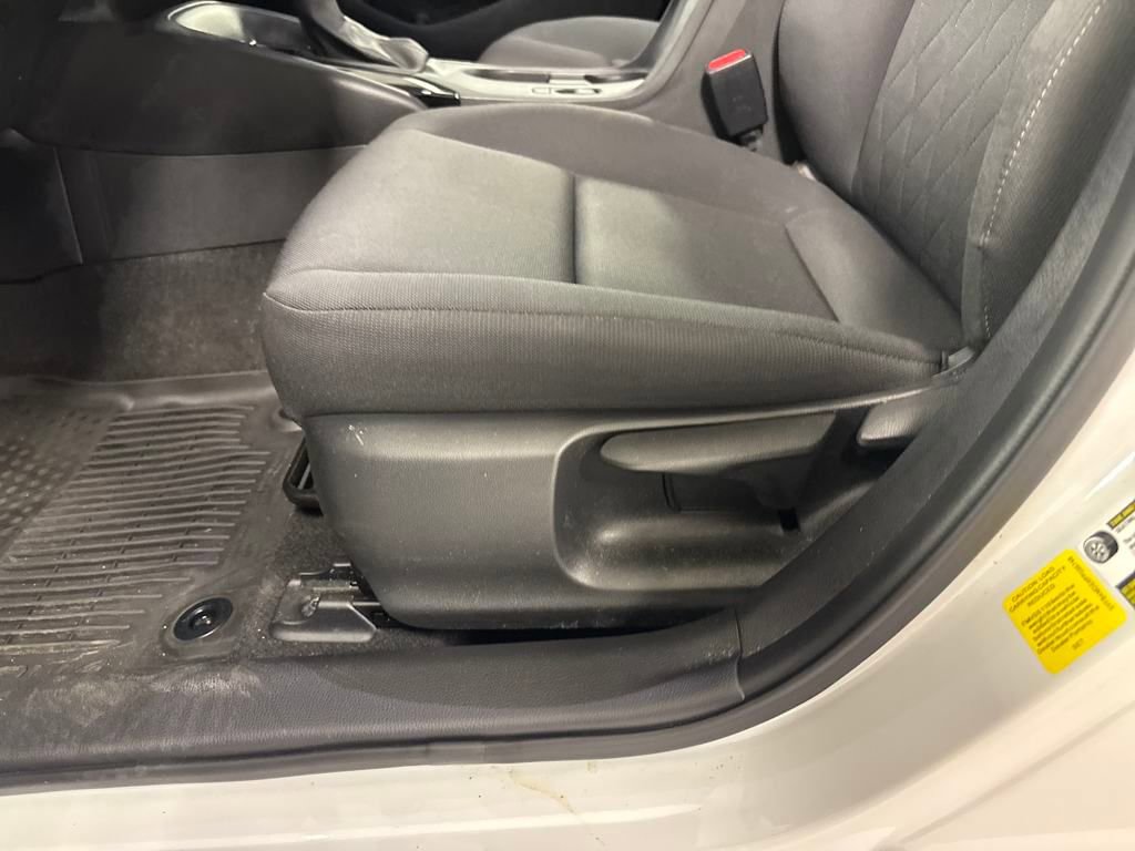 2023 Toyota Corolla LE photo 17