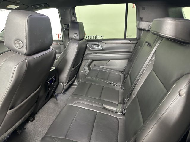2023 Chevrolet Suburban LT photo 22