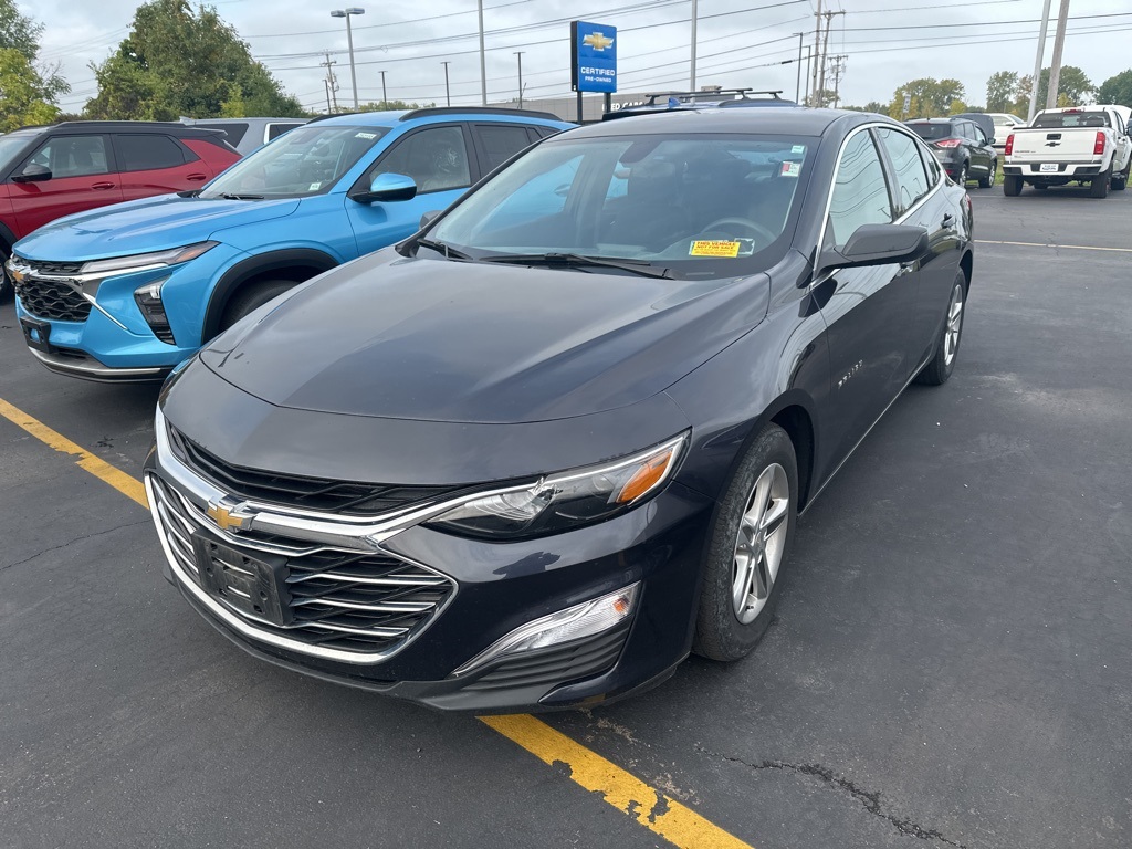 2022 Chevrolet Malibu photo 4