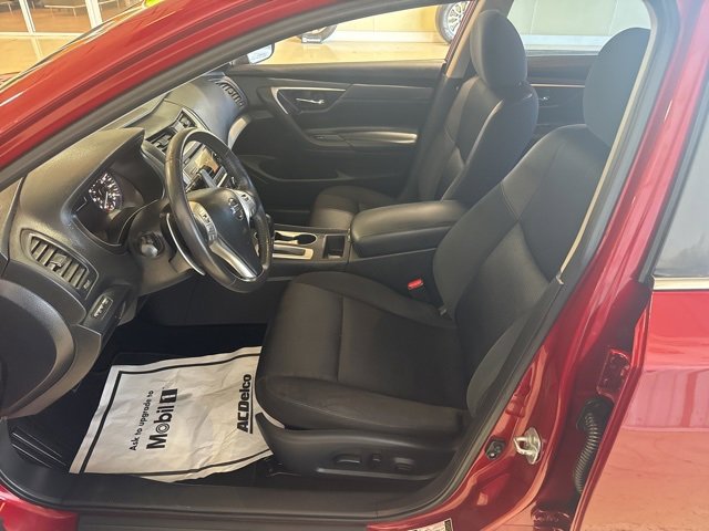 2017 Nissan Altima 2.5 SR photo 3