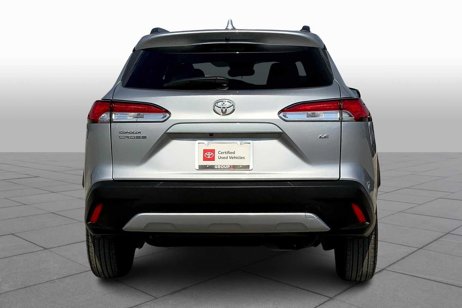 2024 Toyota Corolla Cross LE photo 4