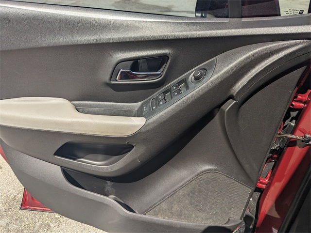 2020 Chevrolet Trax LT photo 14