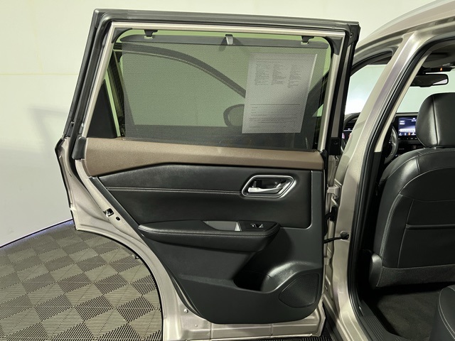 2023 Nissan Rogue Platinum photo 24
