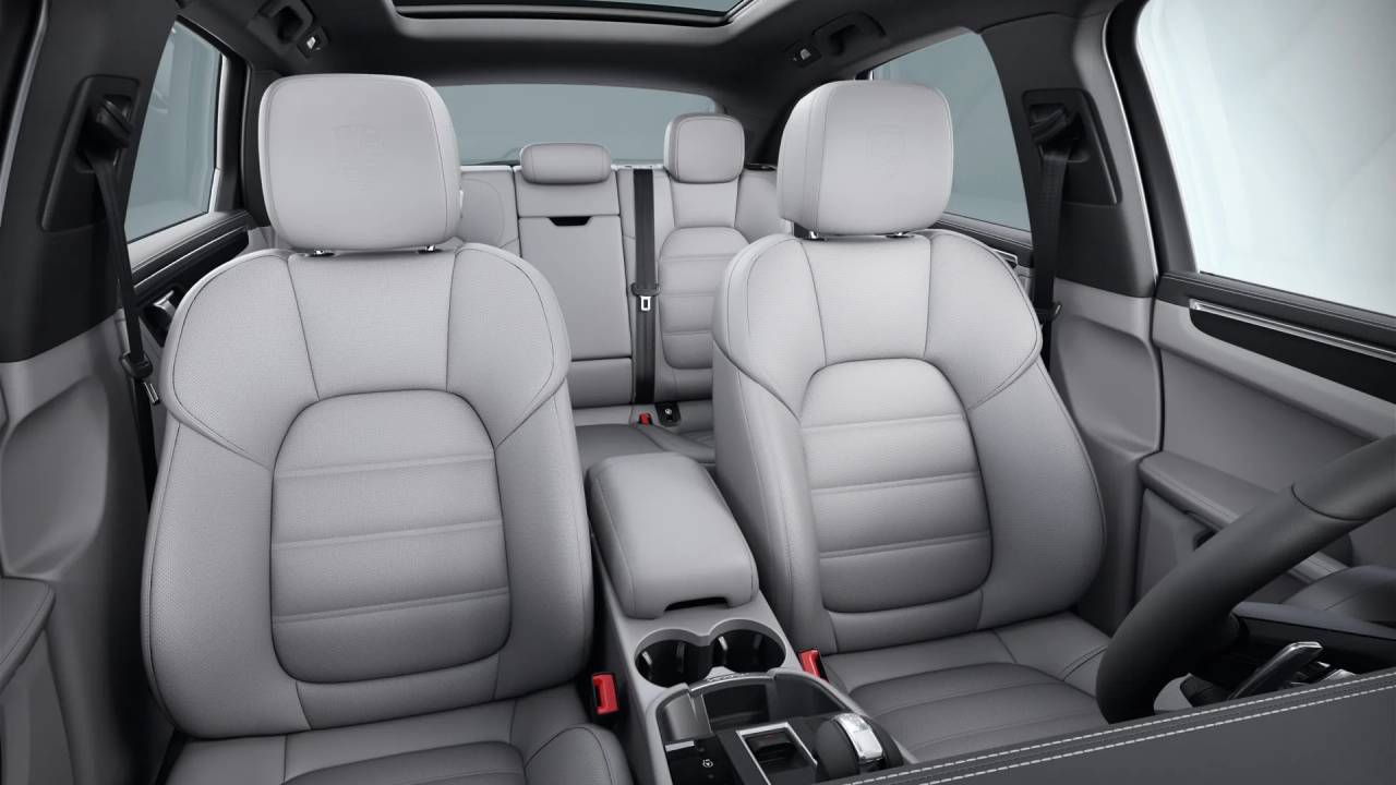 2026 Porsche Macan T photo 10