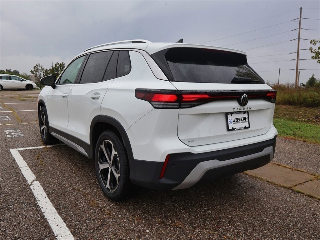 2025 Volkswagen Tiguan SE photo 3