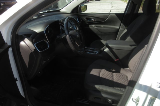2021 Chevrolet Equinox LT photo 3