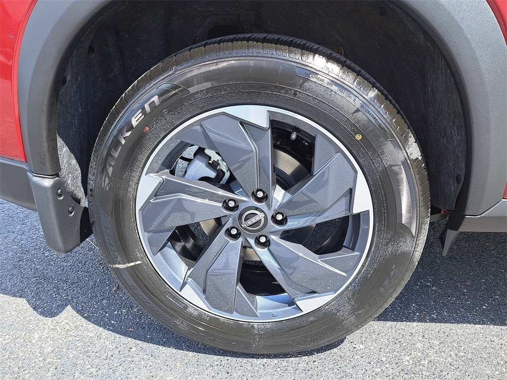 2026 Nissan Rogue SV photo 8