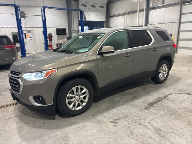 Used 2019 Chevrolet Traverse 3LT with VIN 1GNEVHKW8KJ256401 for sale in Kansas City