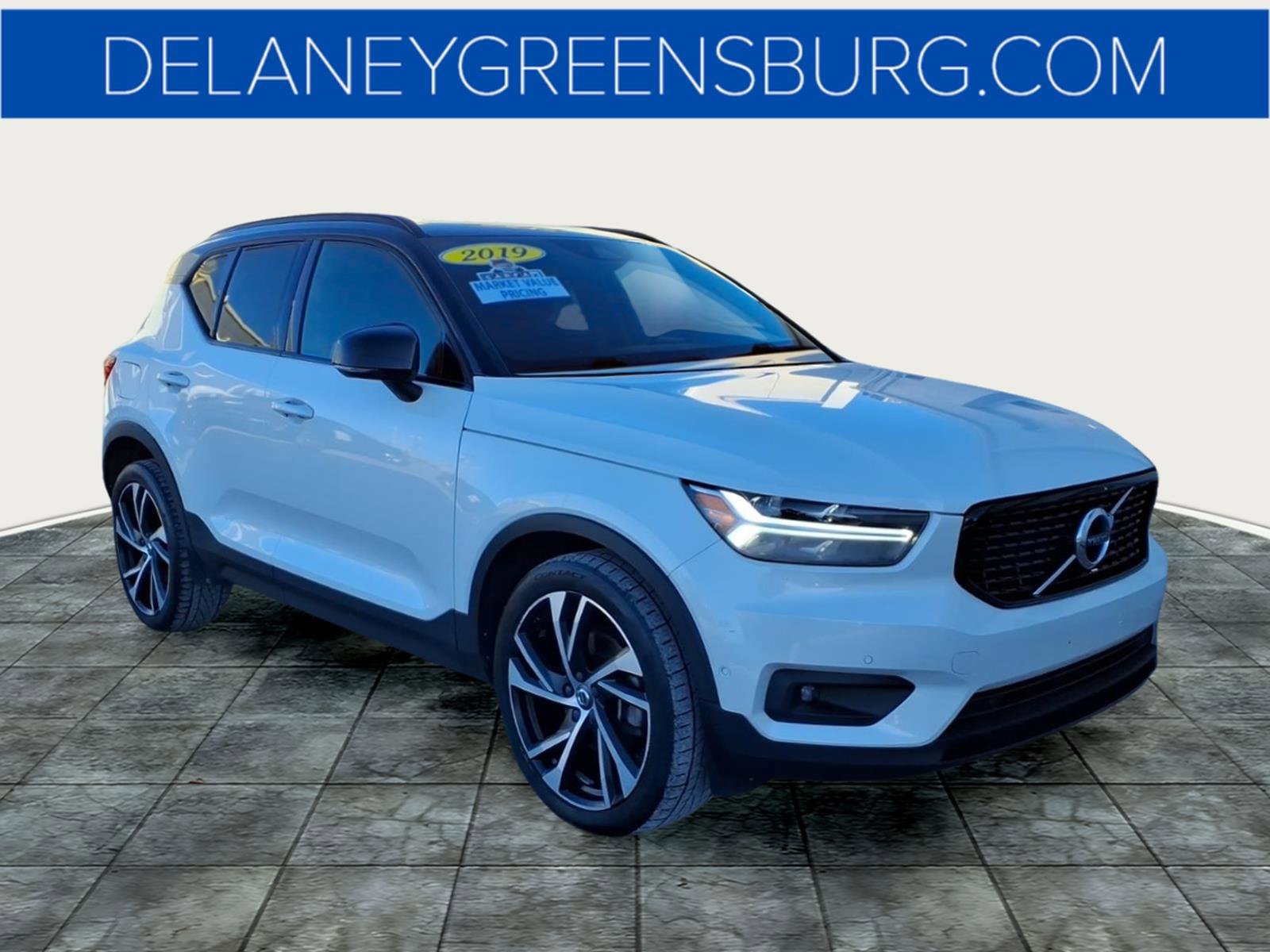 2019 Volvo XC40 R-Design