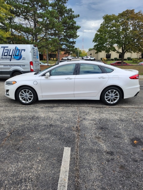 2019 Ford Fusion Energi Titanium photo 2