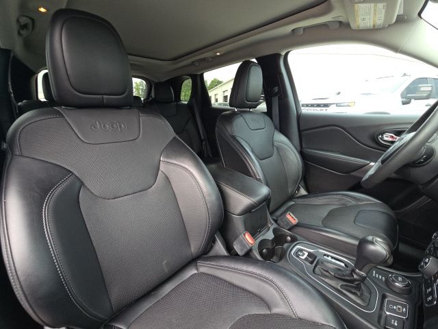 2022 Jeep Cherokee Latitude Lux photo 17