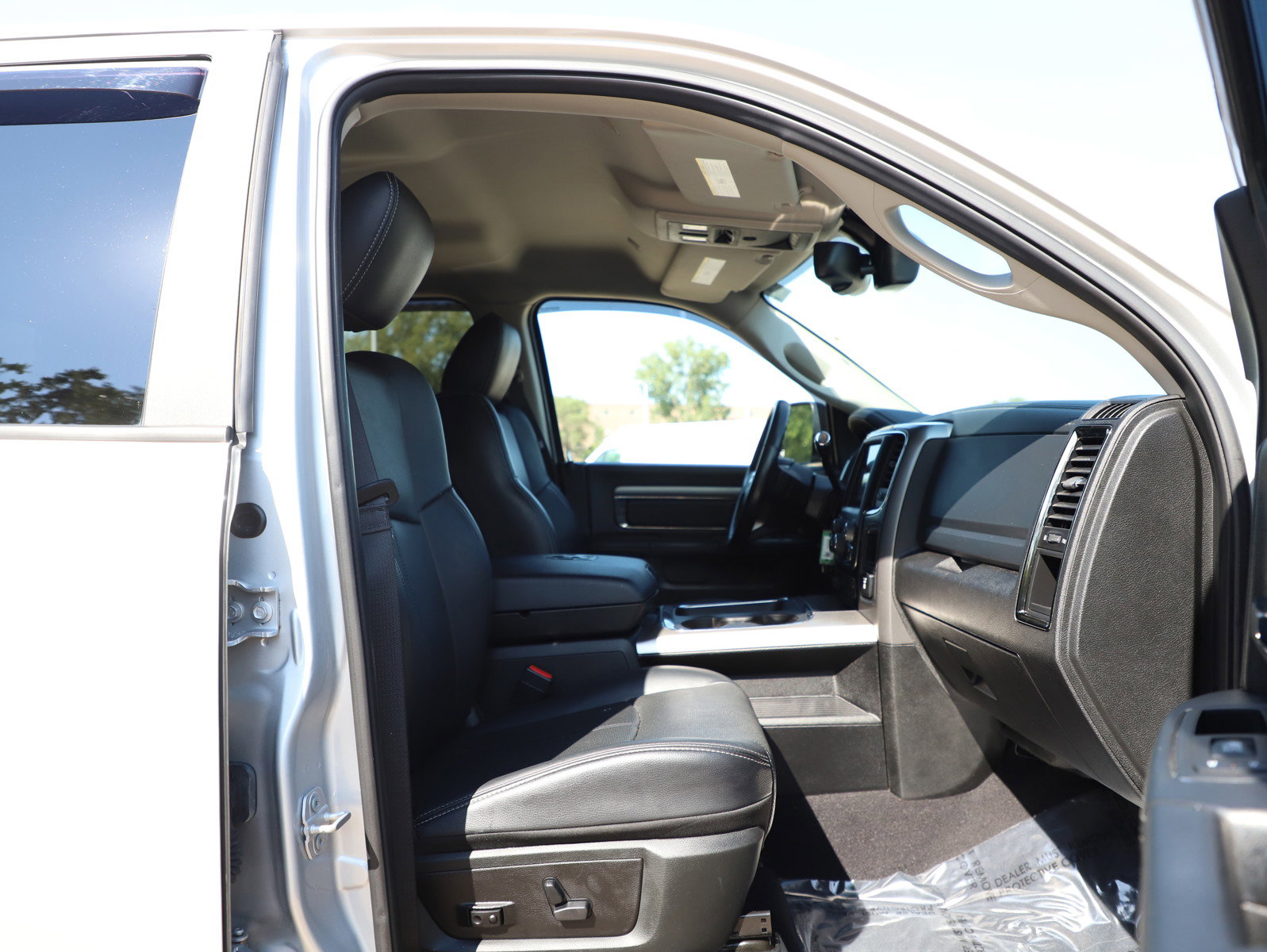2018 Ram 2500 Laramie photo 9