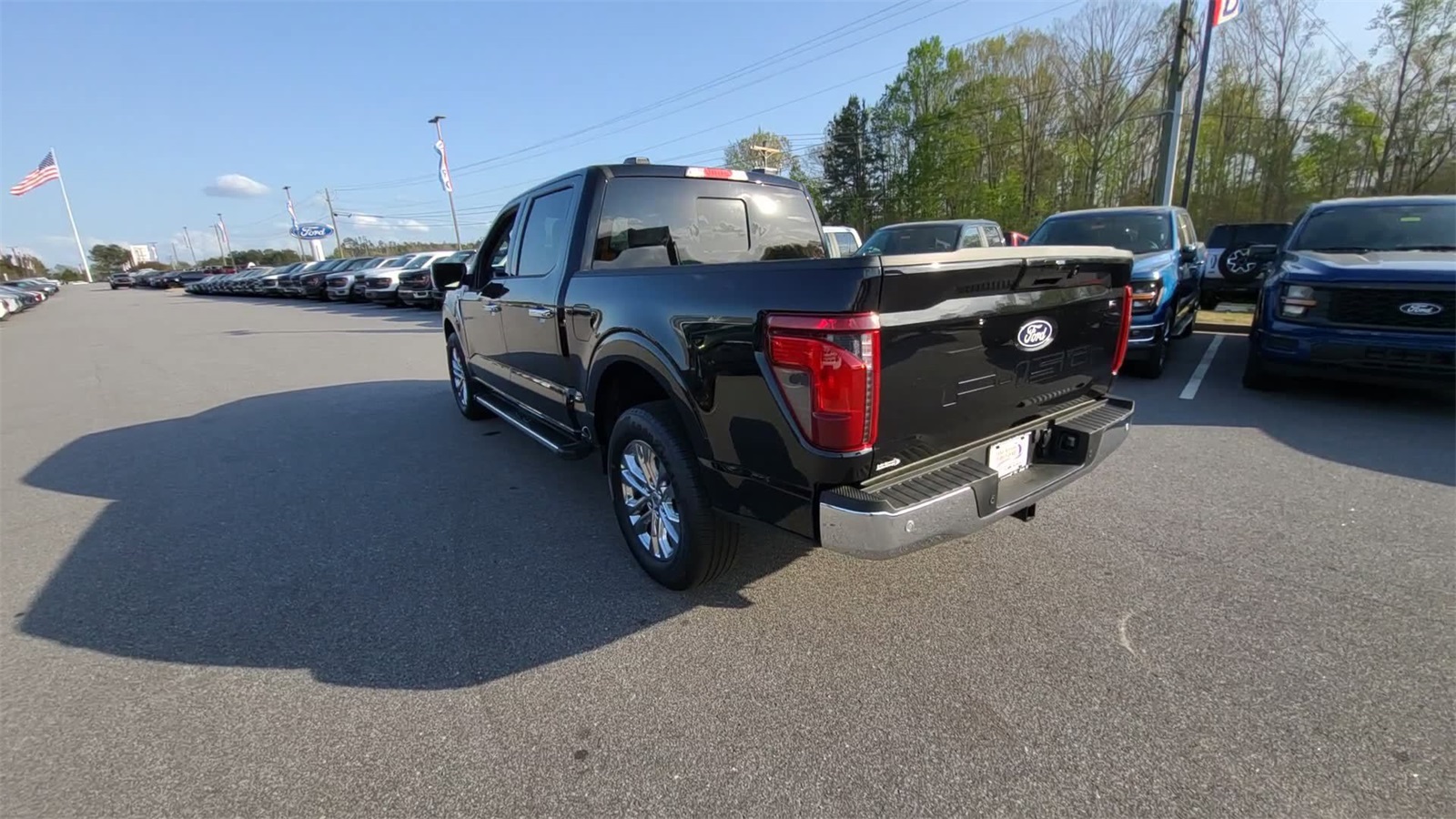 2025 Ford F-150 XLT photo 3