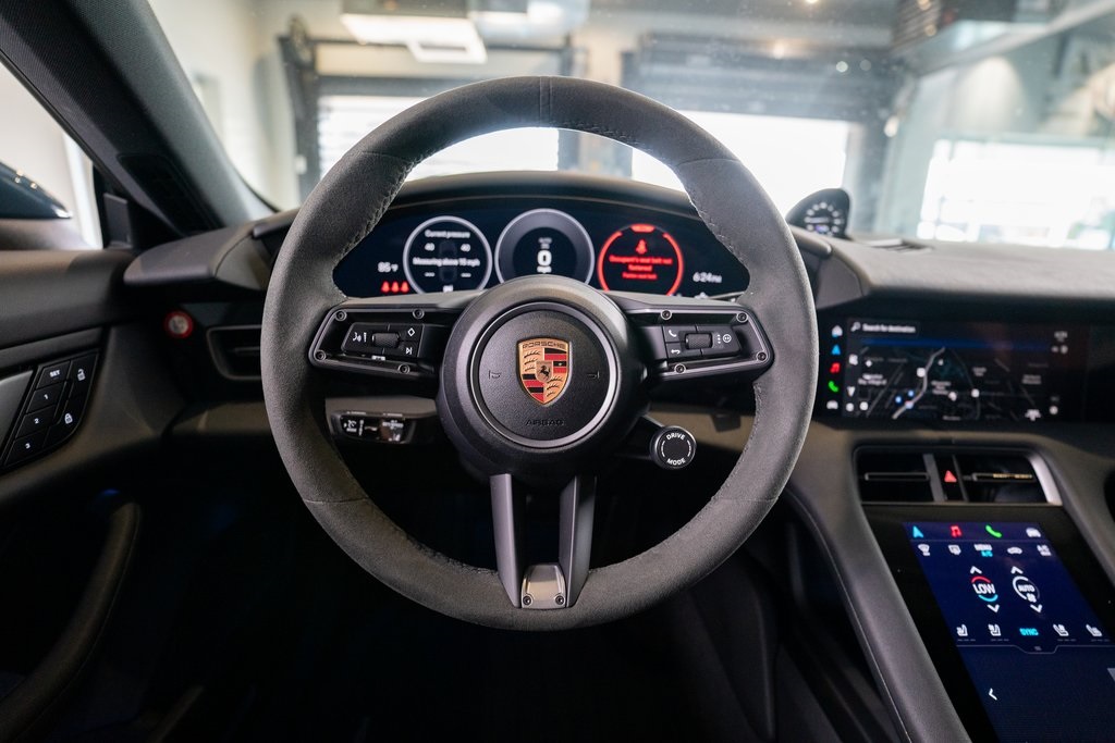 2025 Porsche Taycan 4 photo 32
