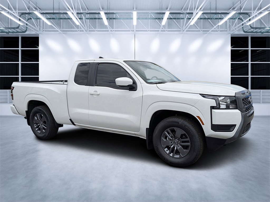 2025 Nissan Frontier SV's photo