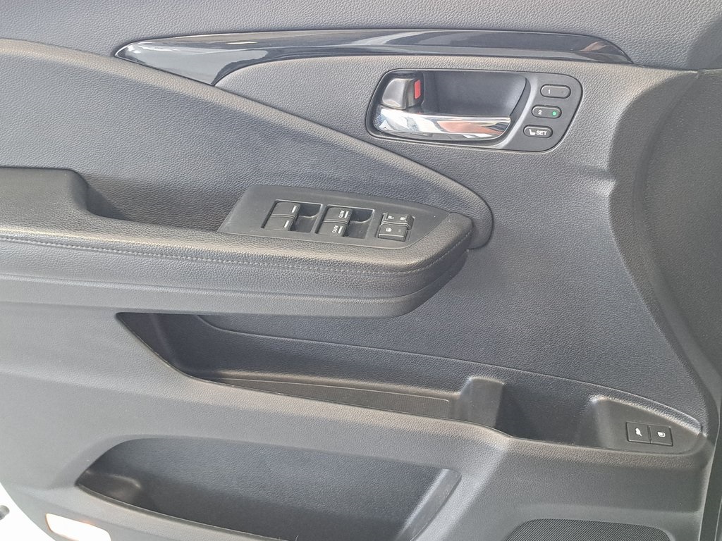2021 Honda Pilot Touring photo 18