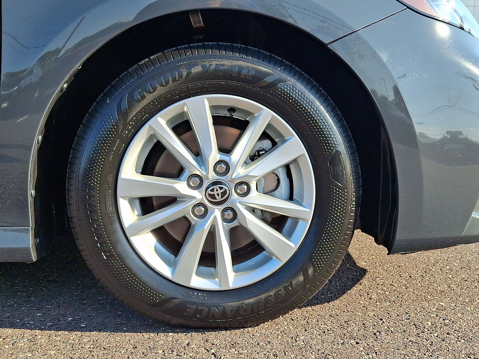 2025 Toyota Camry LE photo 6