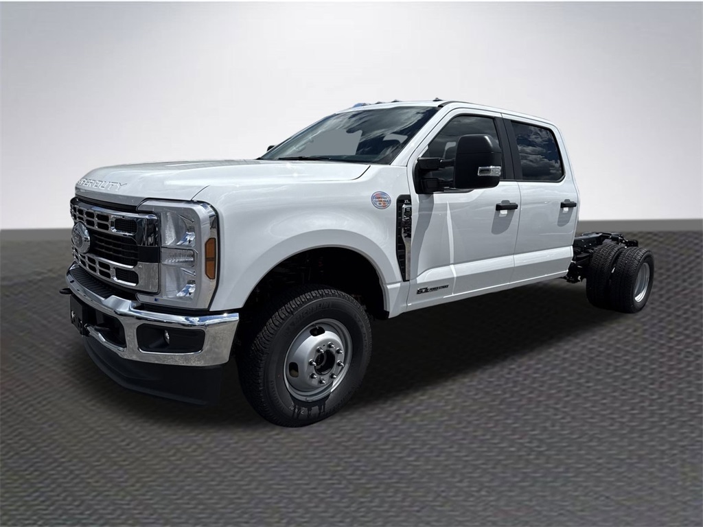 2025 Ford F-350 XL photo 3
