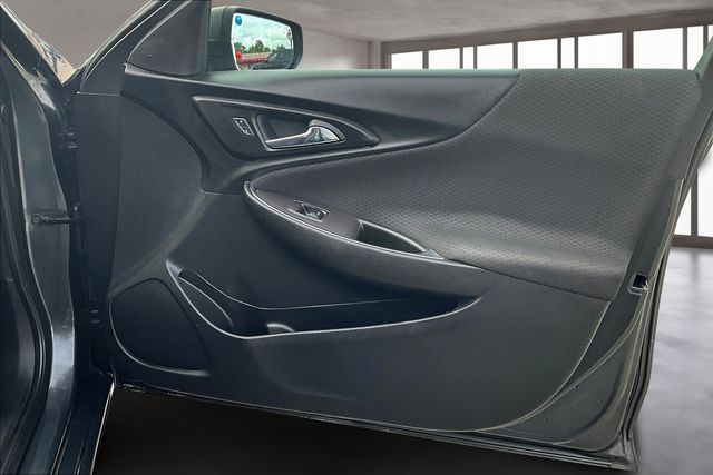 2017 Chevrolet Malibu LS photo 17
