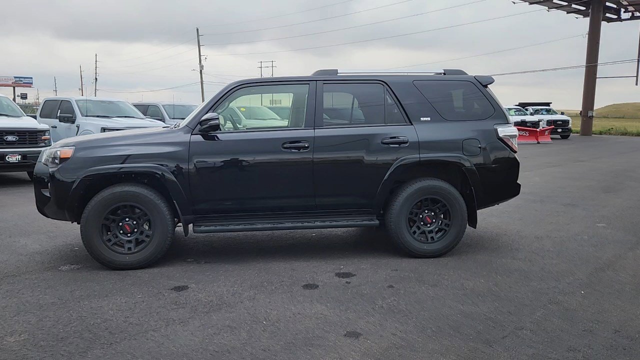 2024 Toyota 4Runner SR5 Premium photo 3