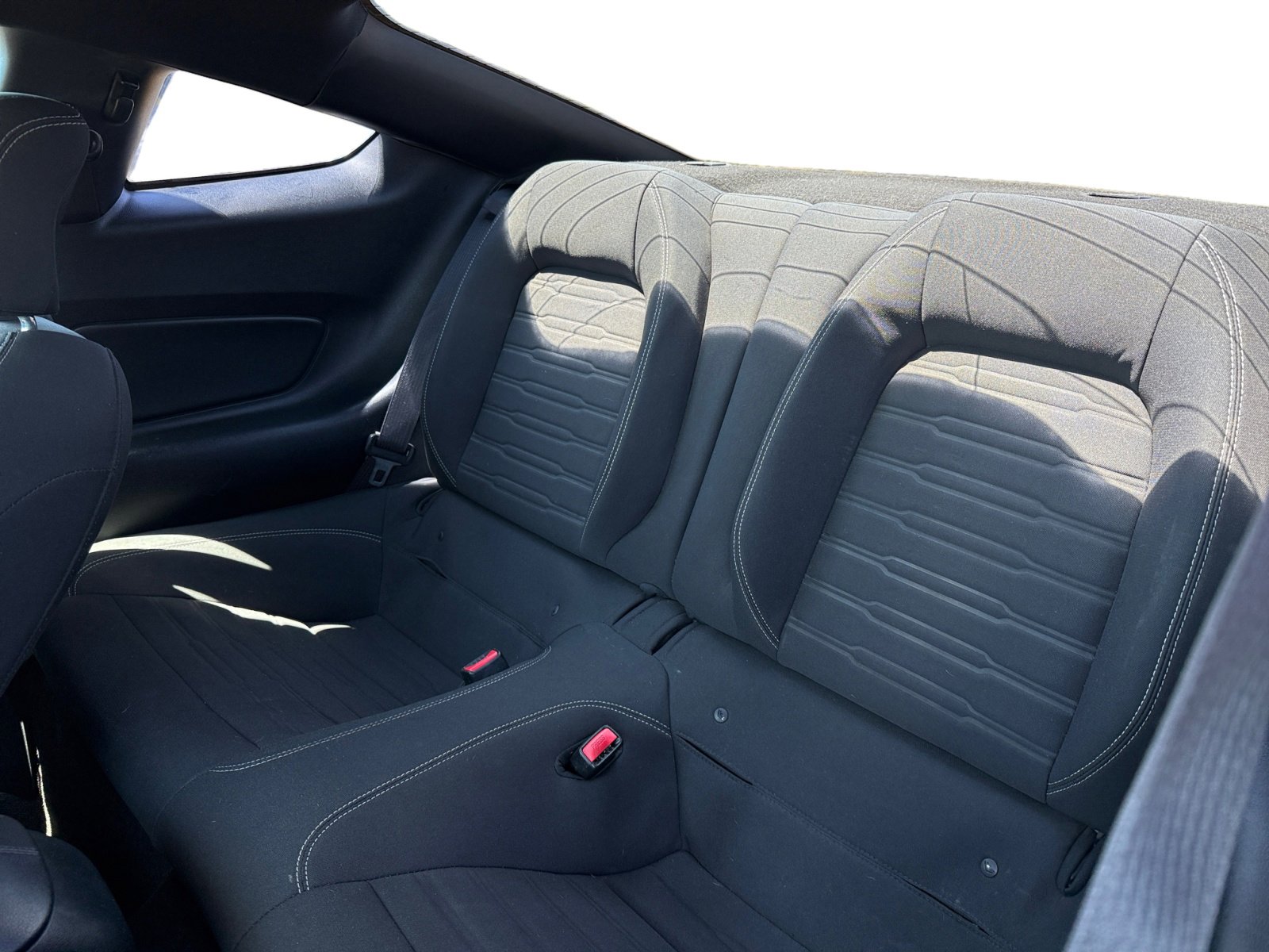 2016 Ford Mustang EcoBoost photo 16