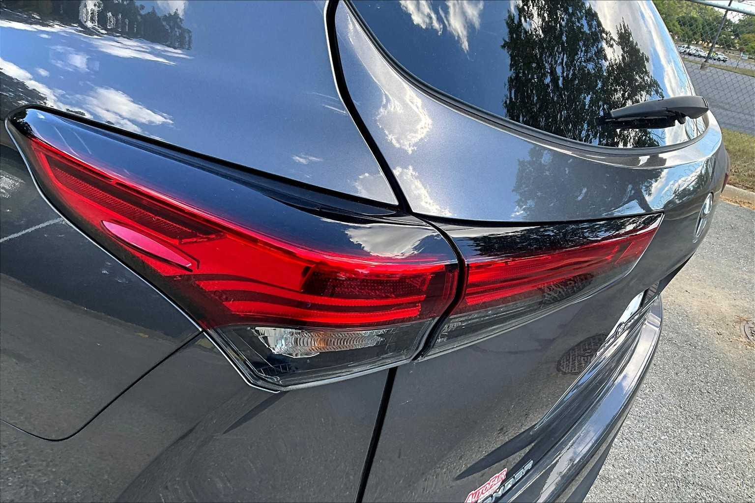 2022 Toyota Highlander XLE photo 28