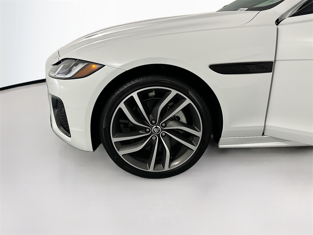 New 2024 White Jaguar R-Dynamic SE image 33