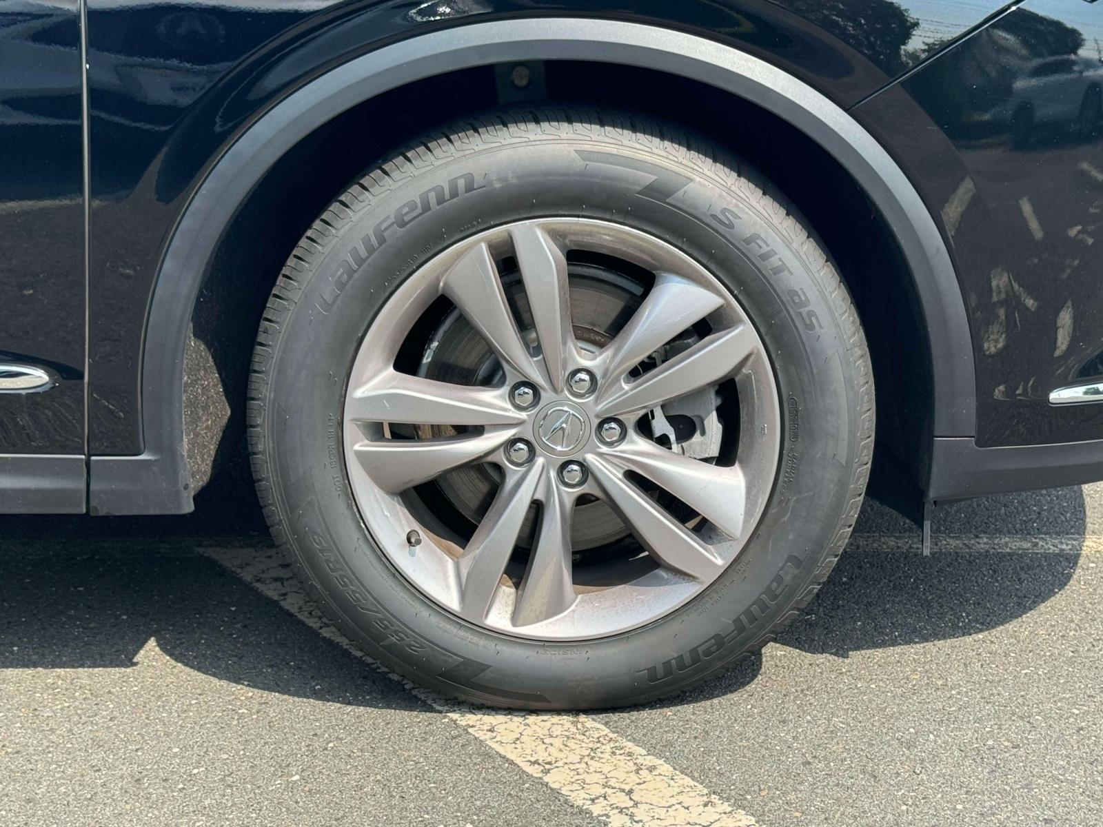 2023 Acura MDX SH-AWD photo 5