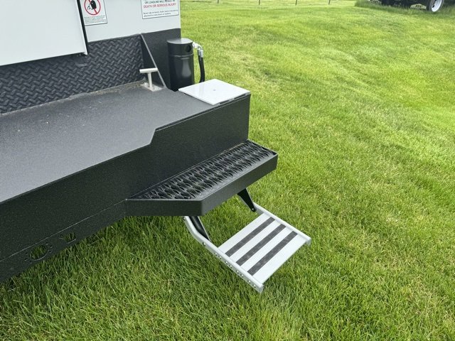 2024 Ford F-550 XL photo 4