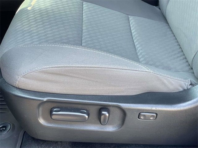 2022 Toyota Tacoma SR5 photo 8