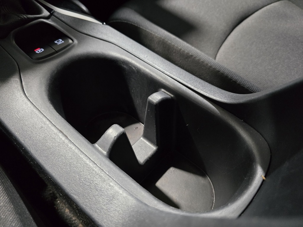 2023 Toyota Corolla Cross LE photo 20