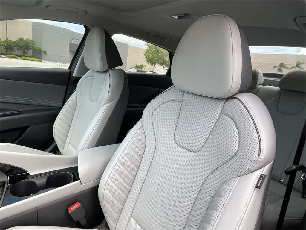 2024 Hyundai Elantra Limited photo 11