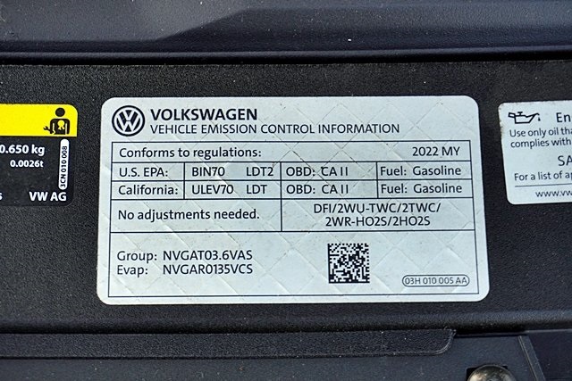 Used 2022 Silver Volkswagen 3.6L V6 SE w/Technology image 34