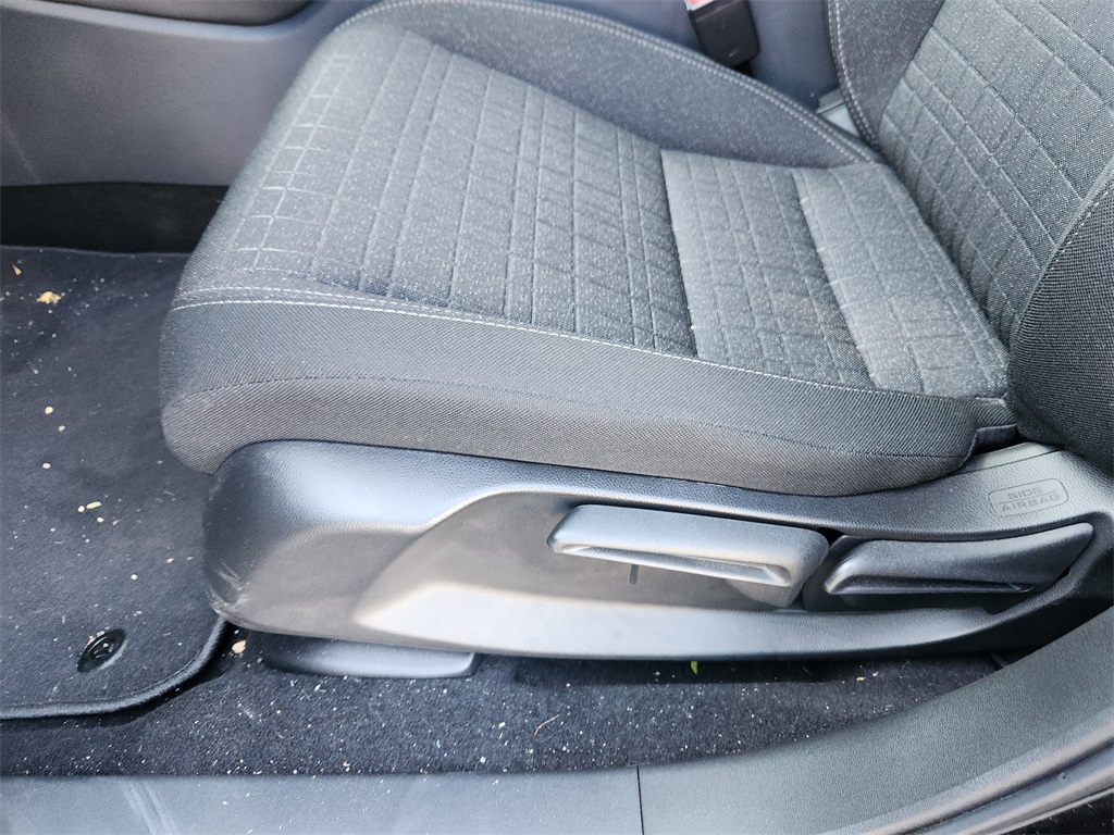 2025 Honda HR-V LX photo 14