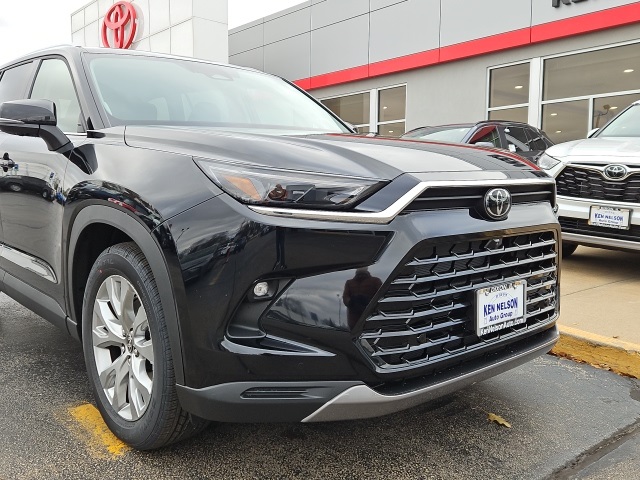 2026 Toyota Grand Highlander Limited photo 3