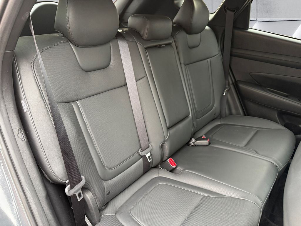 2025 Hyundai Tucson SEL Convenience photo 16