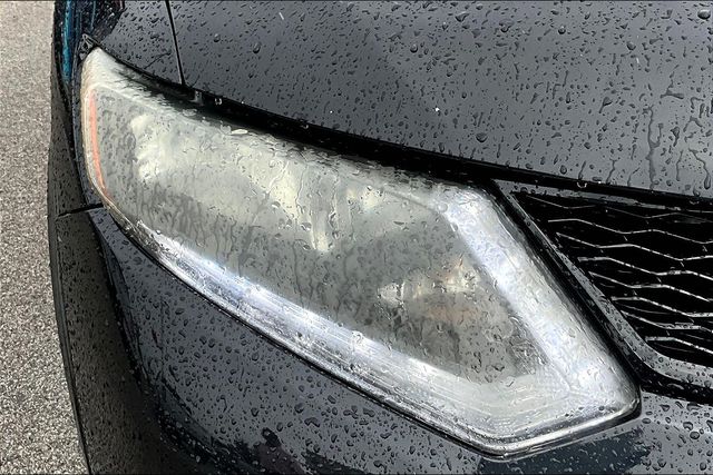 2016 Nissan Rogue SV photo 25