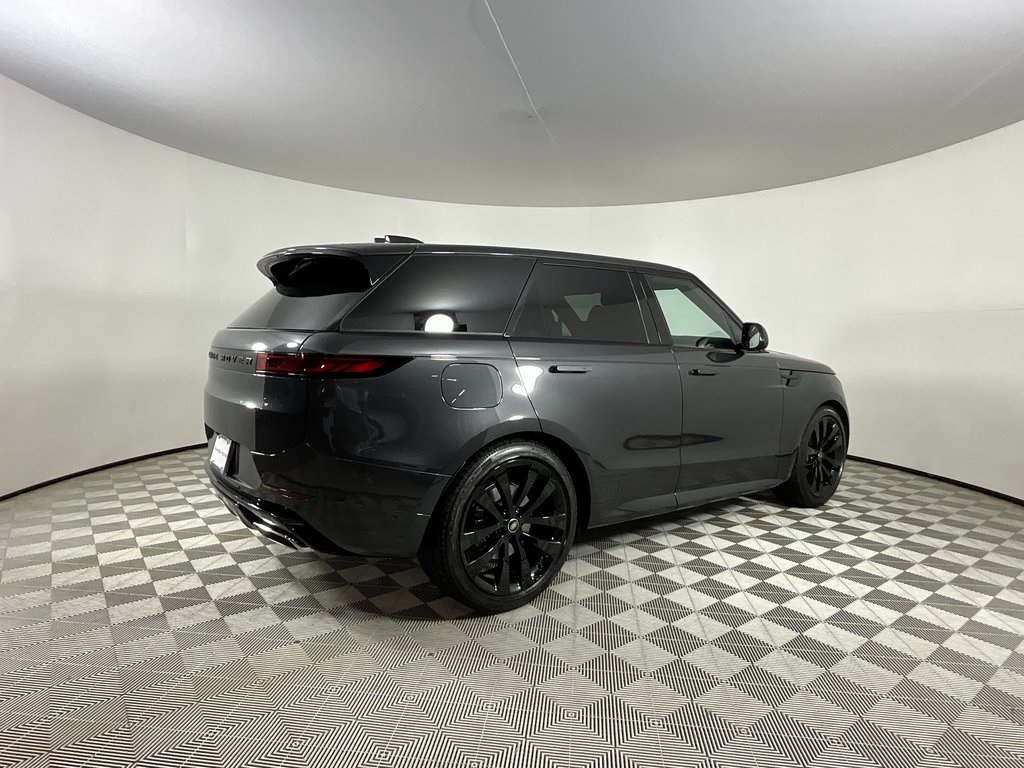 2025 Land Rover Range Rover Sport SE photo 3