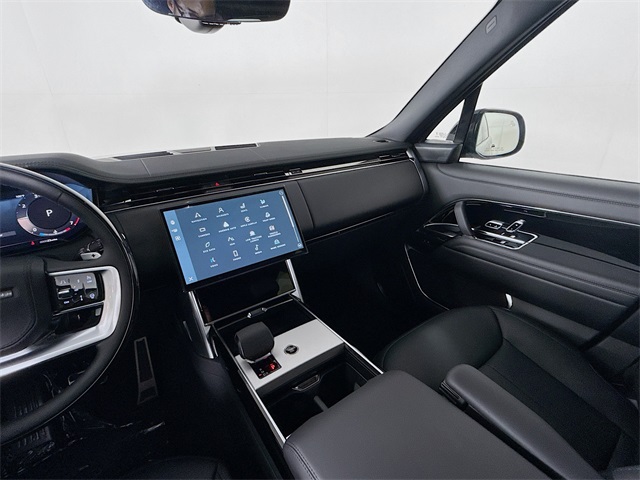 2025 Land Rover Range Rover SE photo 30