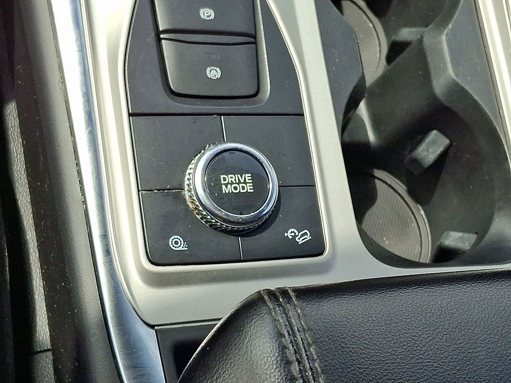 2022 Ford Explorer XLT photo 24