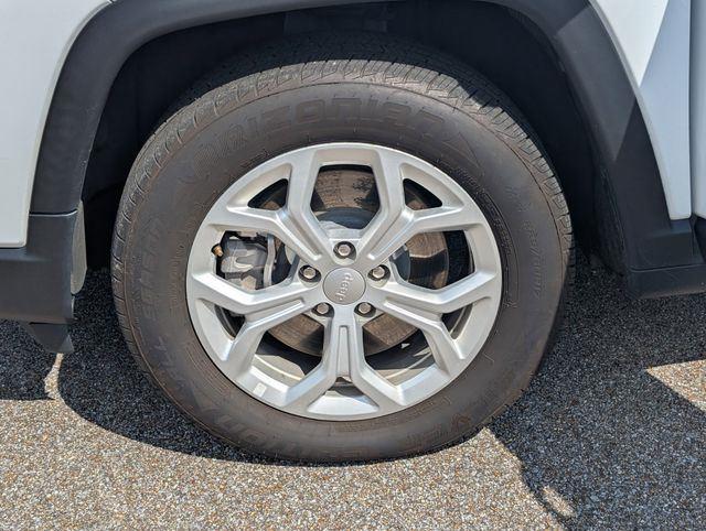2024 Jeep Compass Latitude photo 9