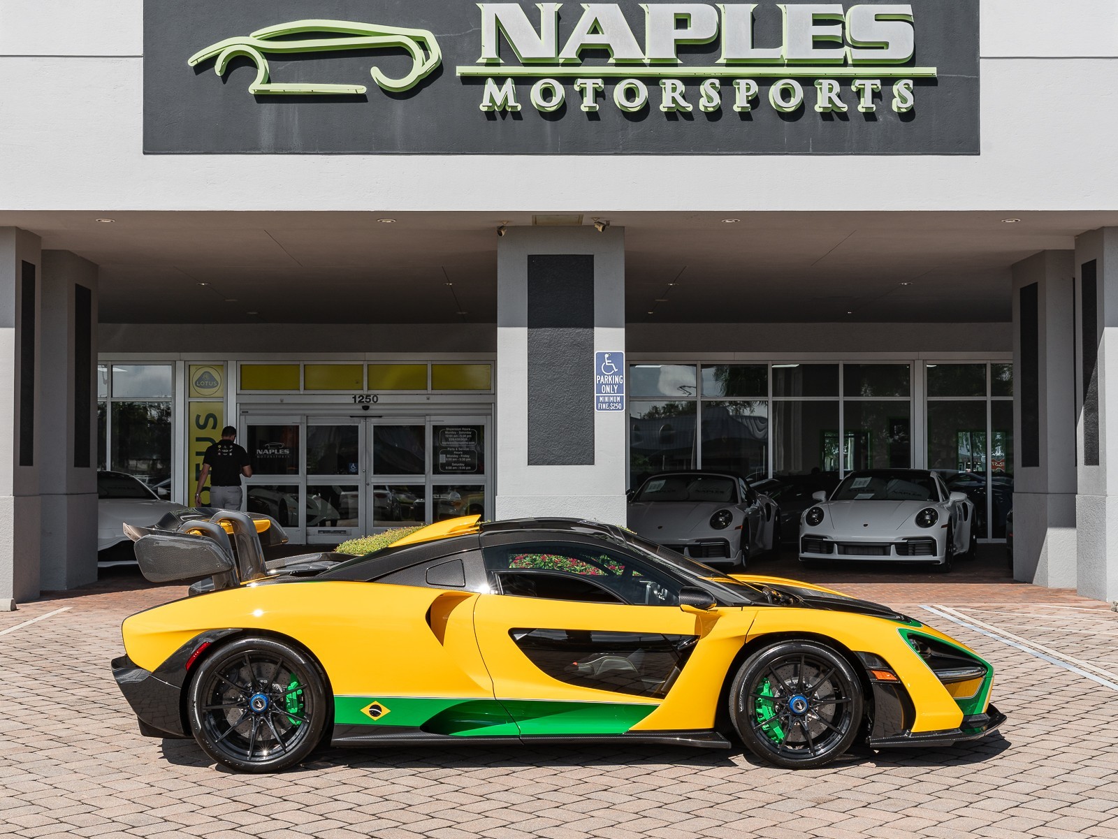 2019 Mclaren SENNA photo 21